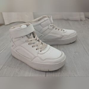 BERNESS Woman's Chunky Lace Up Sneaker Size 6